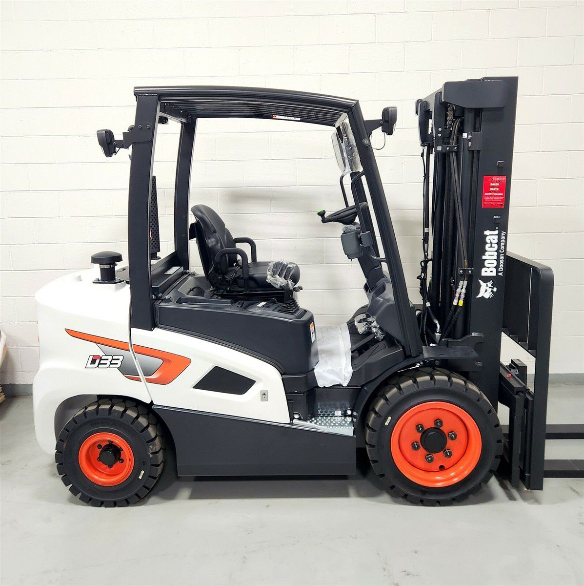 فوركلفت للإيجار في القطيف رافعات شوكية من 1طن الى