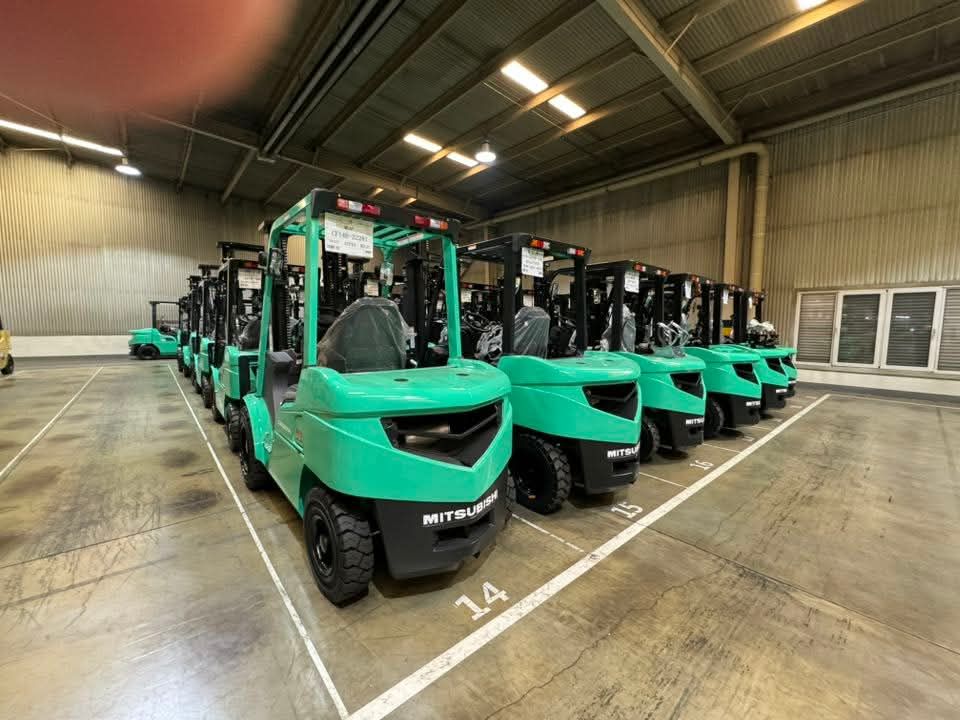 سيزرلفت ومان لفت ورافعات شوكيه وتليهندلر للايجار