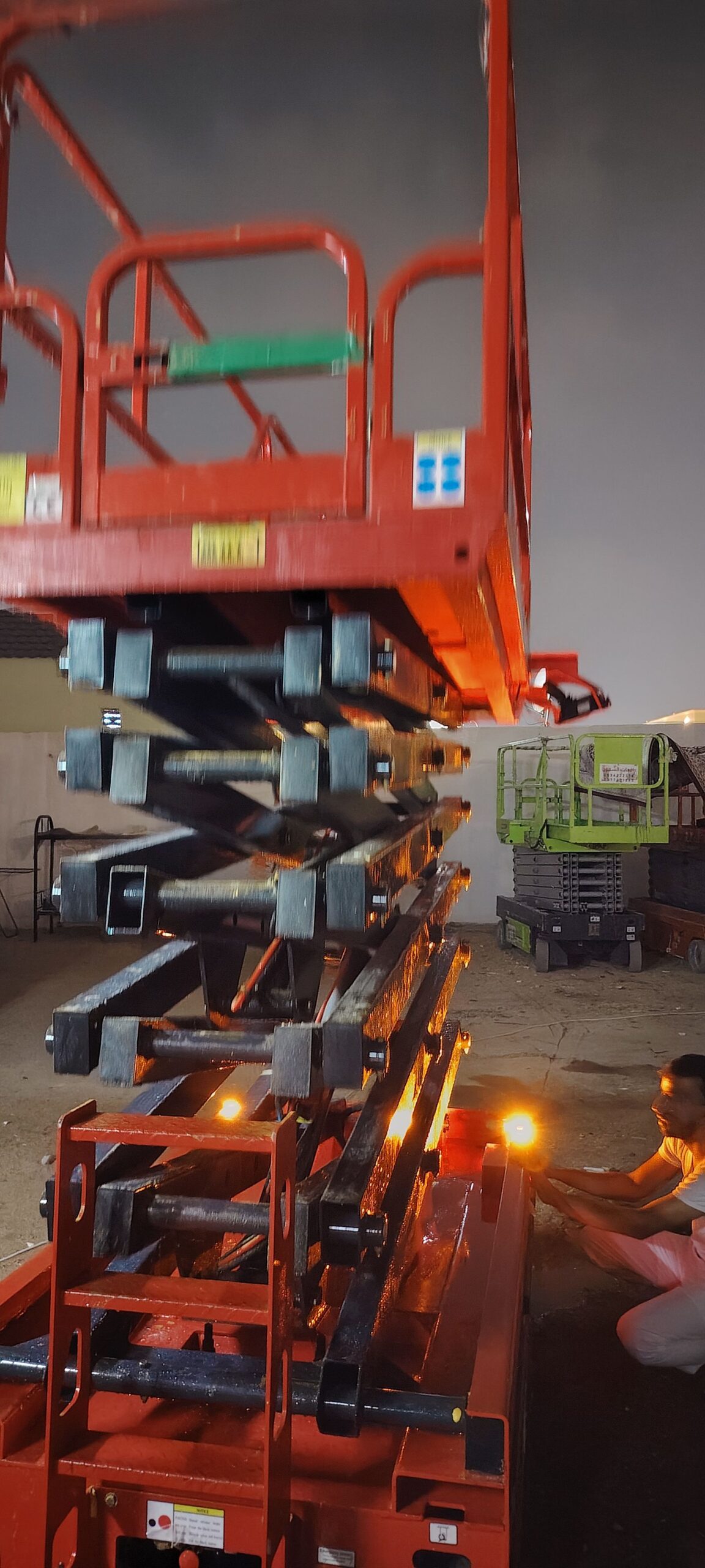 للايجار سيزرلفت ومان لفت ورافعات شوكيه وتليهندلر