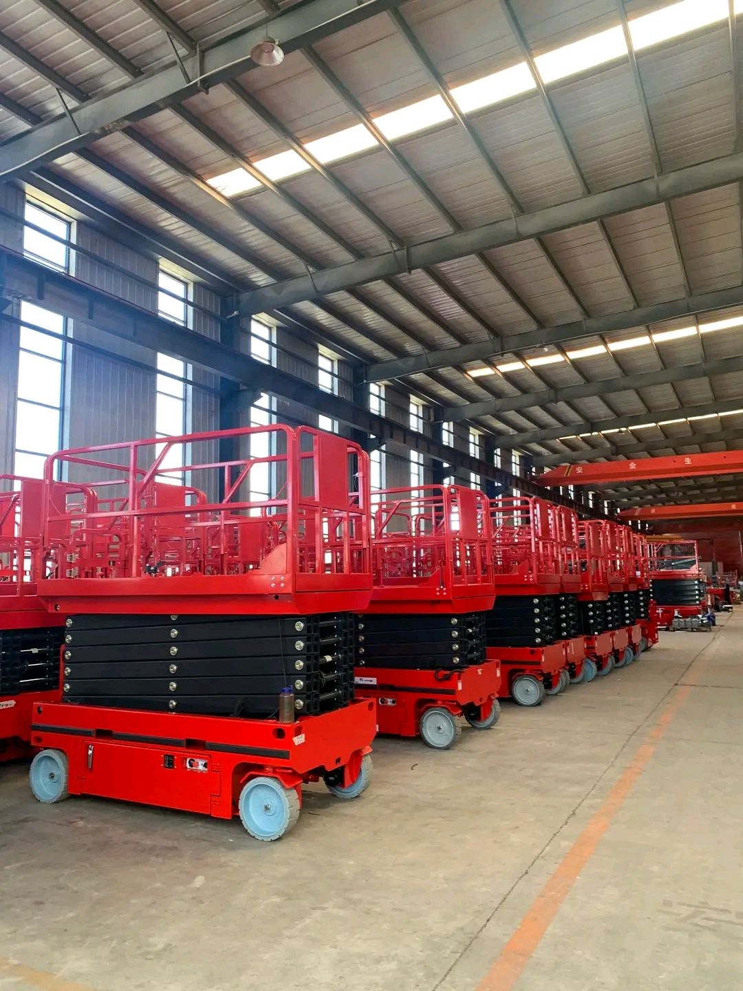 سيزرلفت متوفرة للايجار ومان لفت متوفرة للايجار وكر