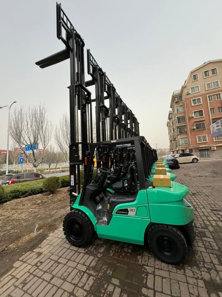 سيزرلفت ومان لفت ورافعات شوكيه وتليهندلر للايجار