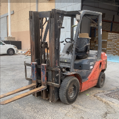 تأجير : رافعات شوكية – كرينات – مان لفتات – سيزرلف