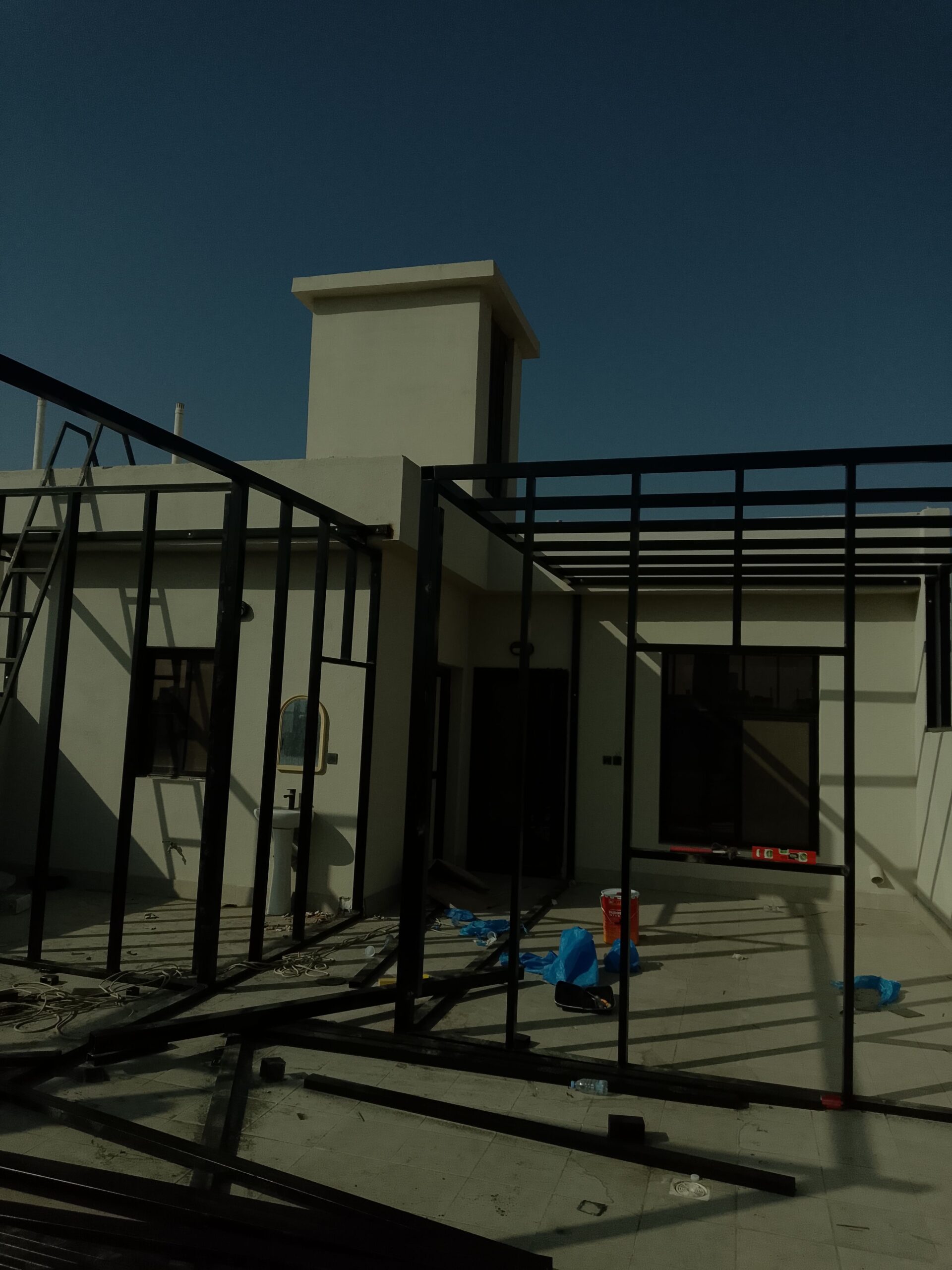 مظلات سواتر هناجر ساندويش بنل