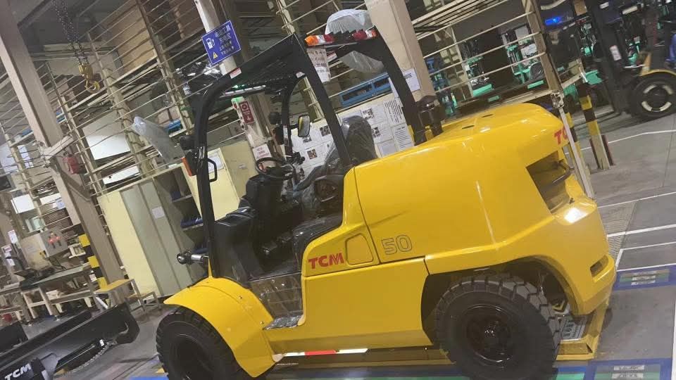 للايجار سيزرلفت ومان لفت ورافعات شوكيه وتليهندلر