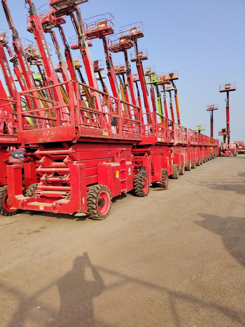 Scissor lifts and manlifts for rental