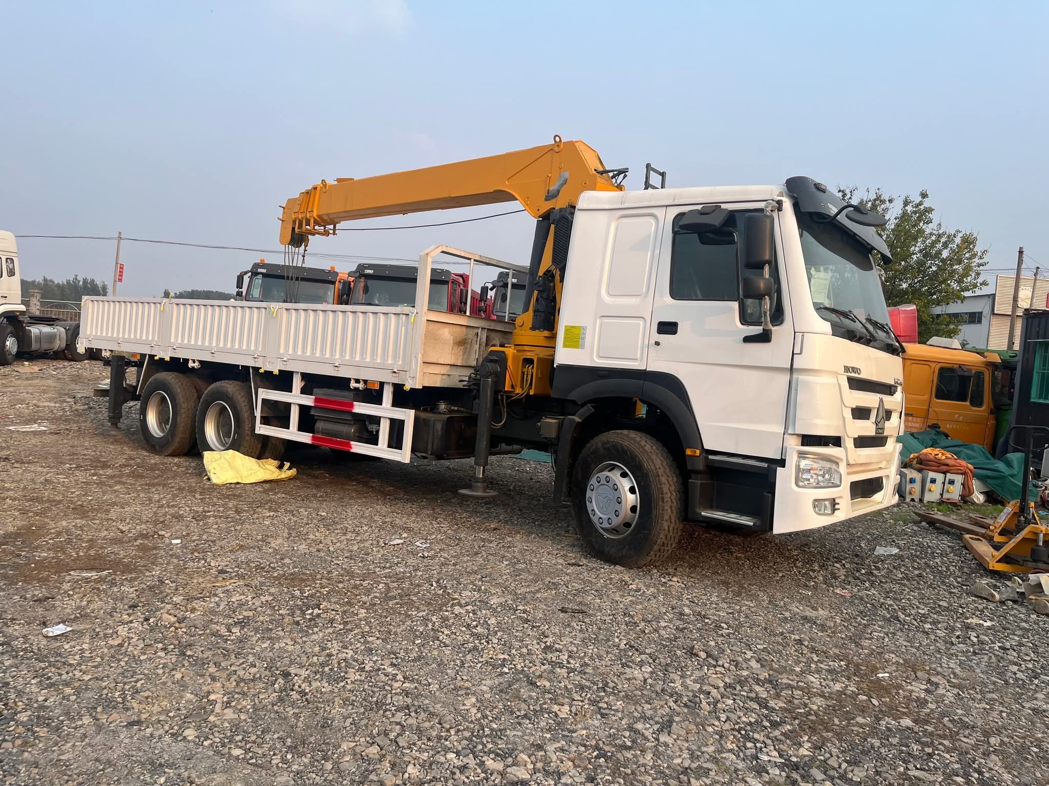 Sealift and Manlift available for monthly, yearly,