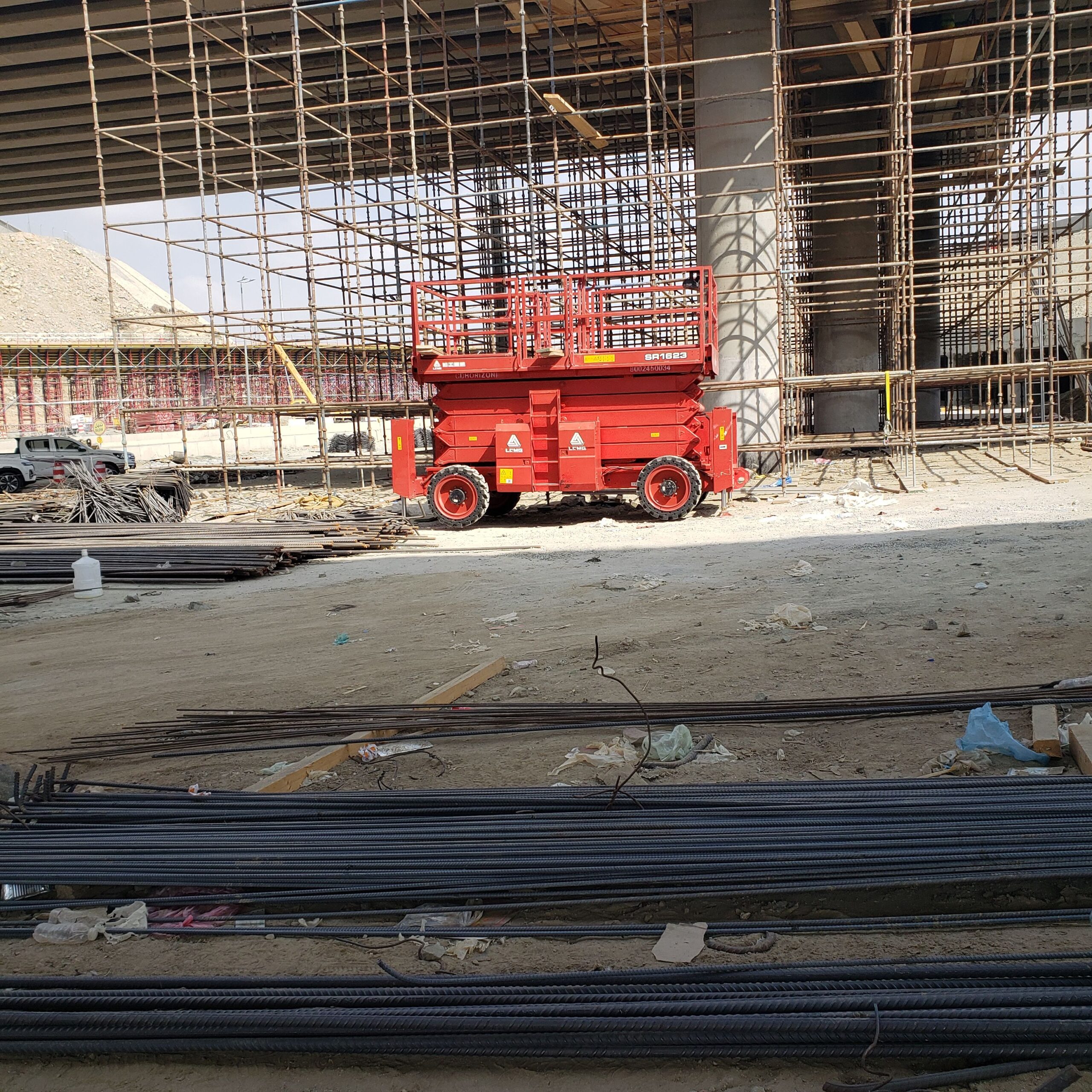 سيزر لفت مقصية كهرباء وديزل مان لفت 6متر8متر 10متر