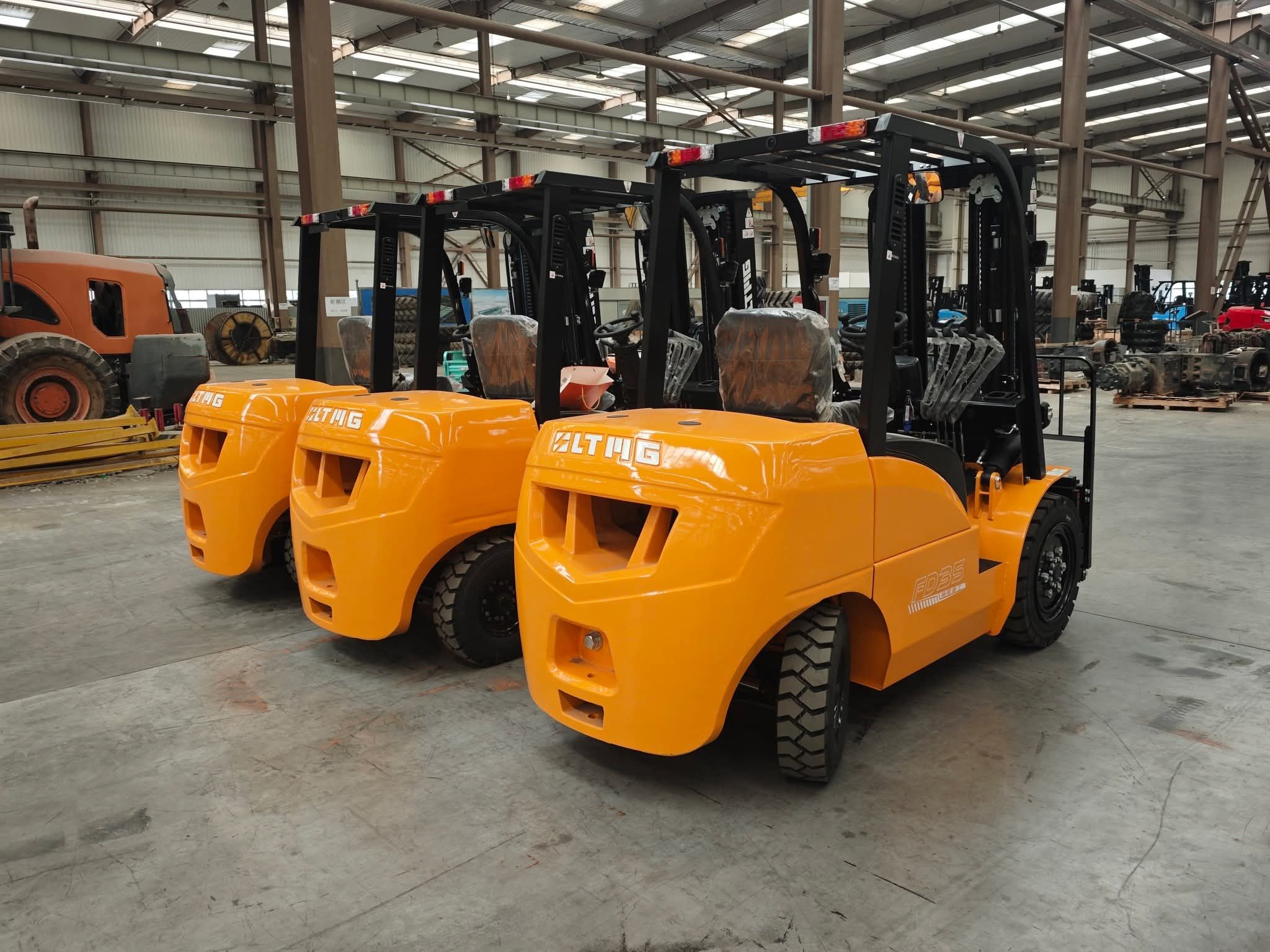 متوفرلدينا جميع المقاسات المعدات اللايجار يومي اسب