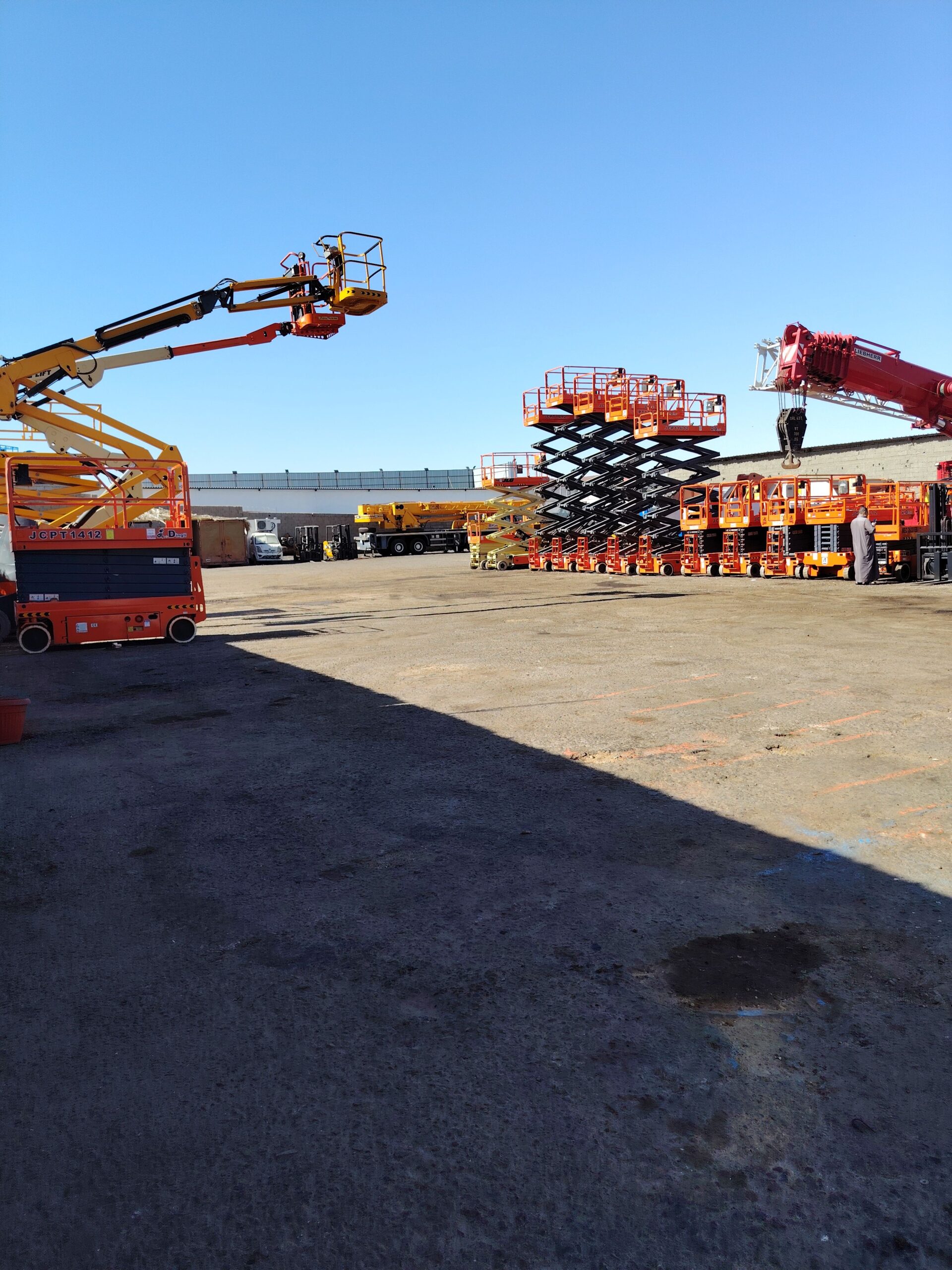 سيزرلفت ومان لفت ورافعات شوكيه وتيليهندلر للايجار#