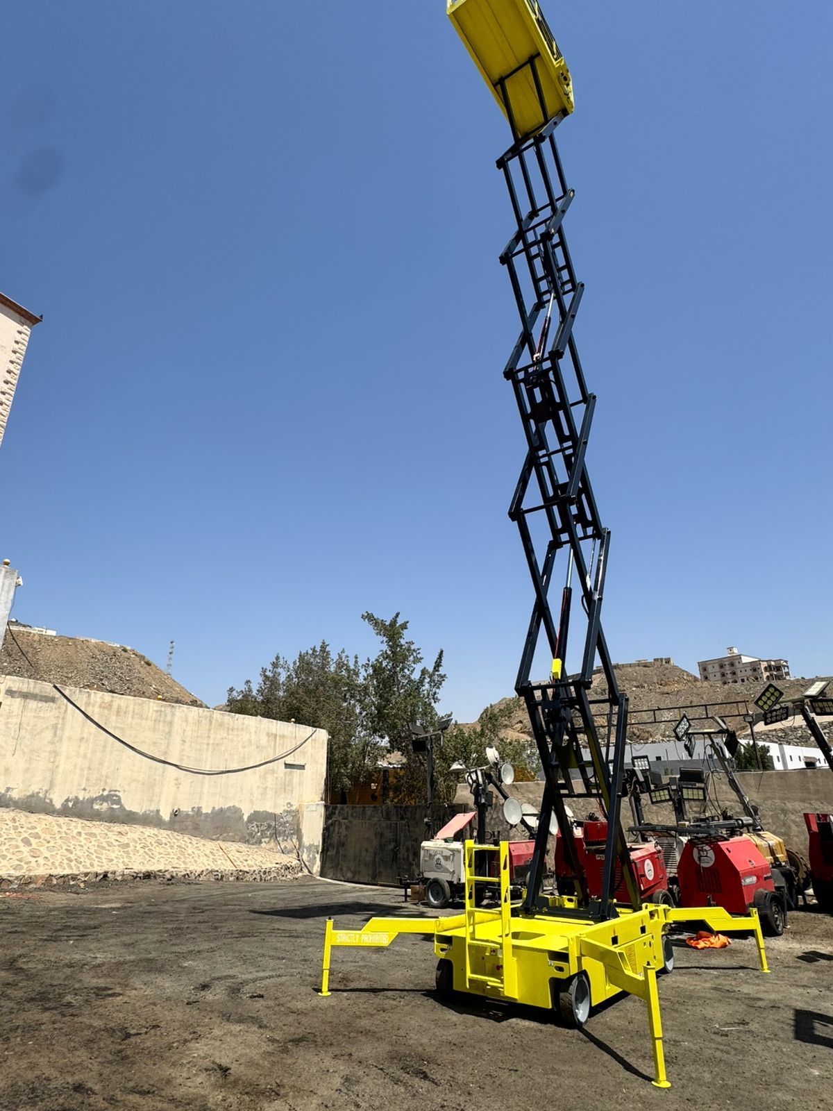 Sealift and Manlift available for monthly, yearly,