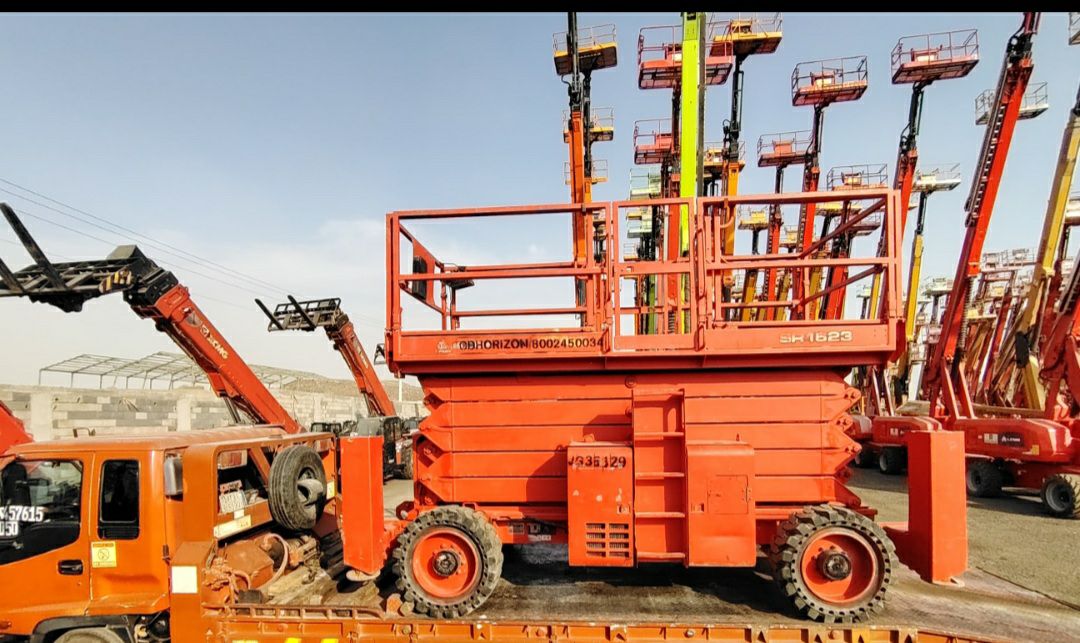 متوفرلدينا جميع المعدات اللايجار من اكبر حجم الي ا