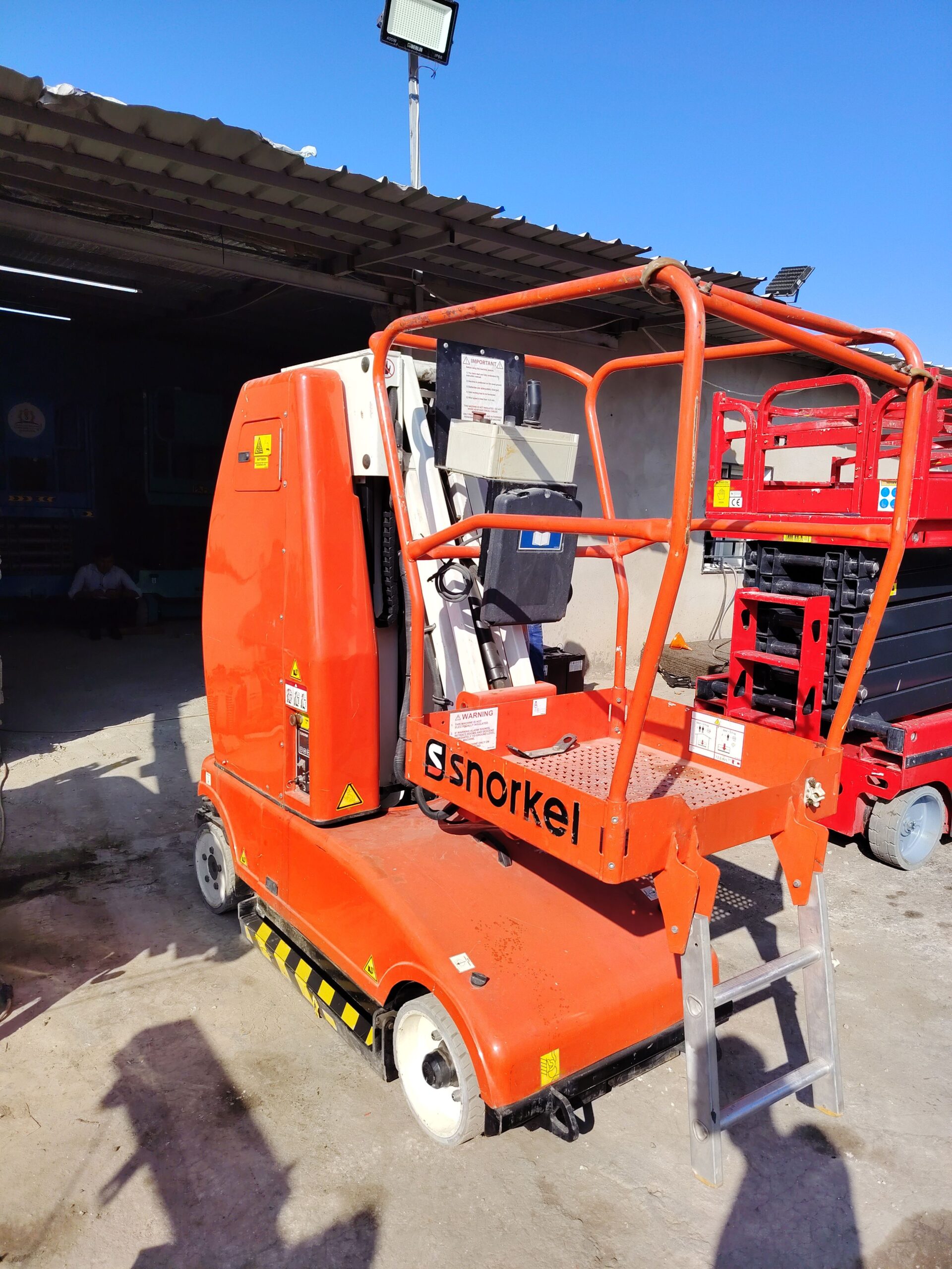 مان لفت 10مت12منر14متر16متر كهرباء 16متر 18متر 22م