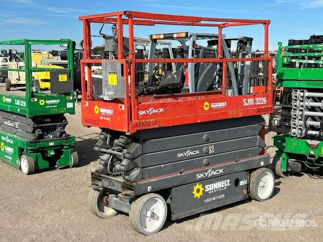 سيزر لفت للإيجار في القطيف 12متر 14متر باقل الاسعا