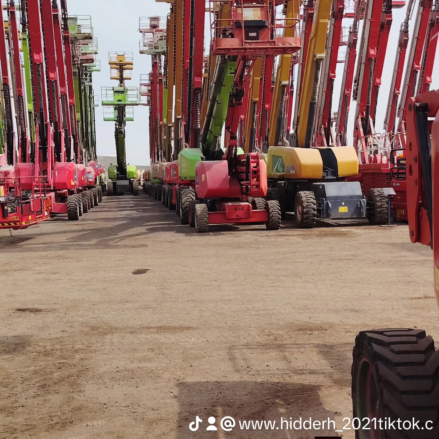 مان لفت 22,24,26,28,30,33,35,37متر للإيجار ديزل مو