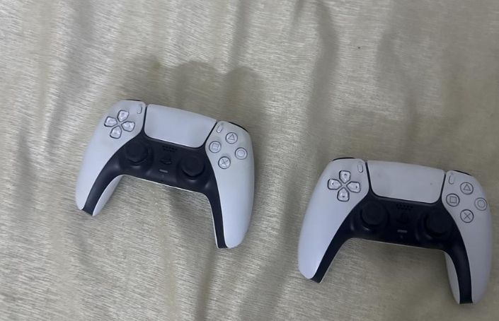 سوني سلم 5 ديجتال معه يدين 2 اصليه