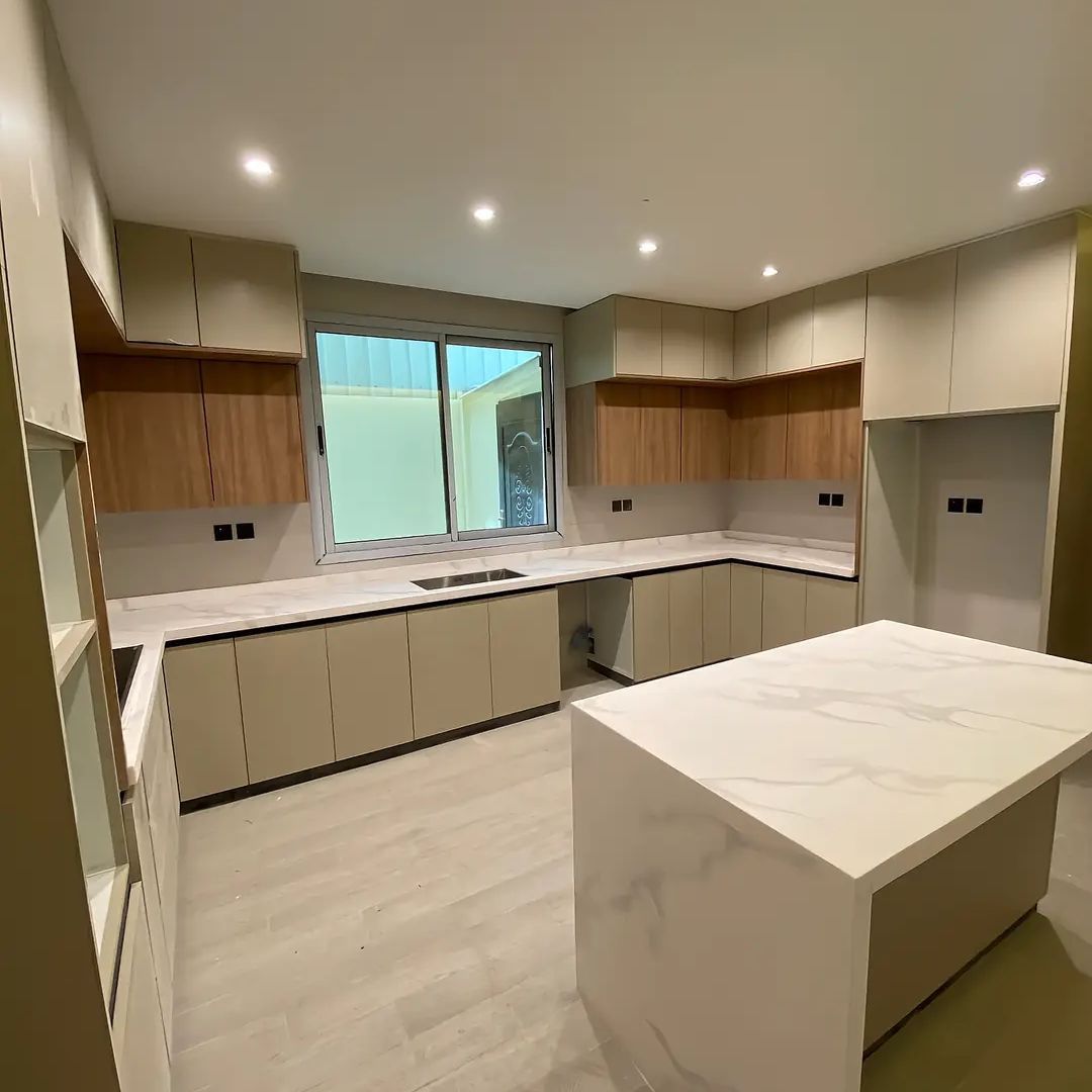 تفصيل وصيانة مطابخ الالمنيوم والرخام فك تركيب قص ت