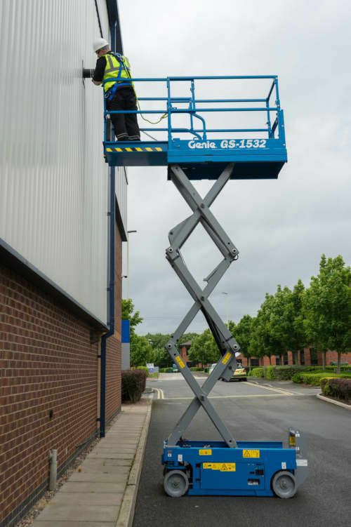 سيزر لفت للايجار في الدمام – رافعات مقصية للإيجار