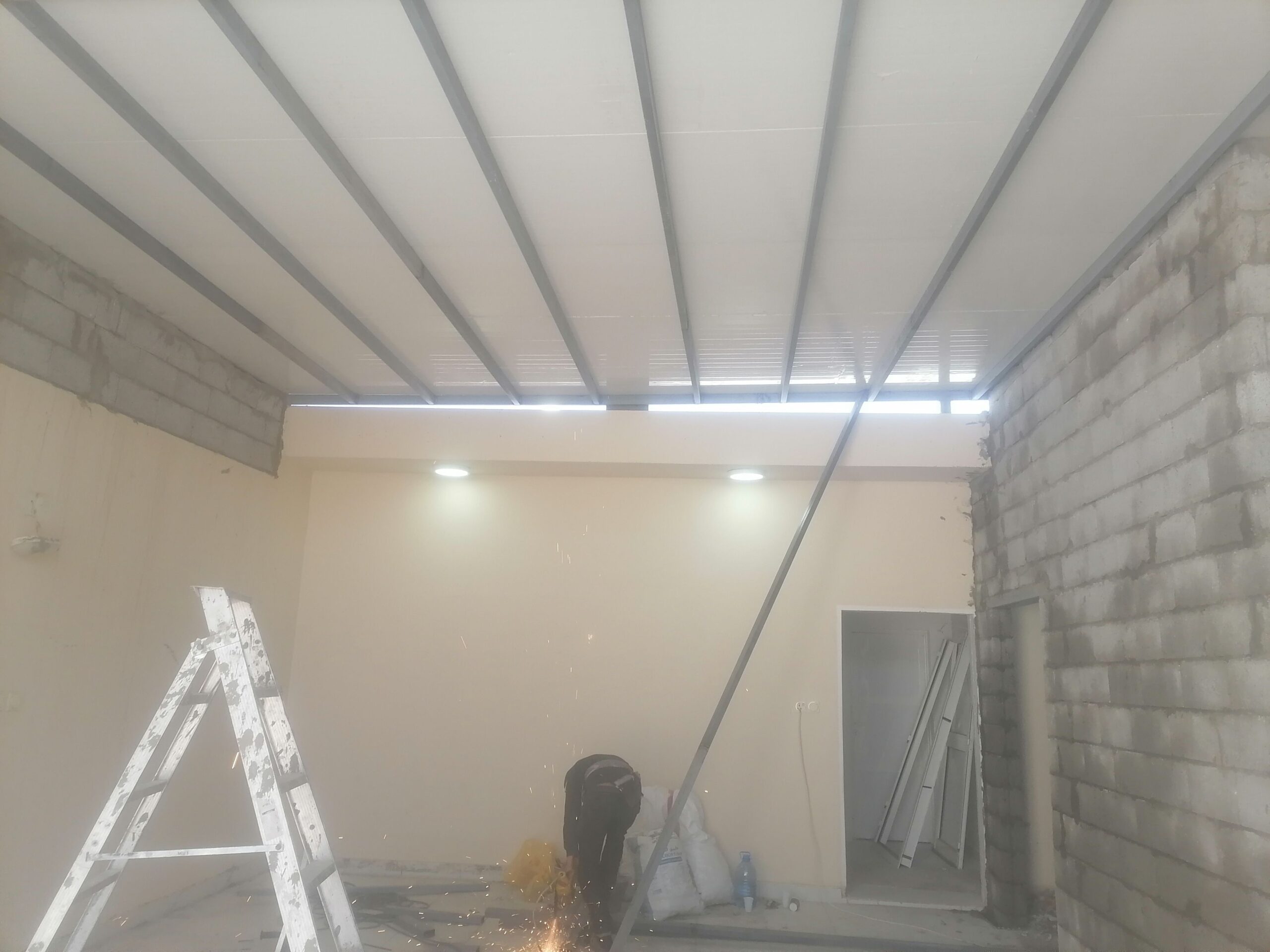 تركيب ساندوش بانل بناء ملاحق