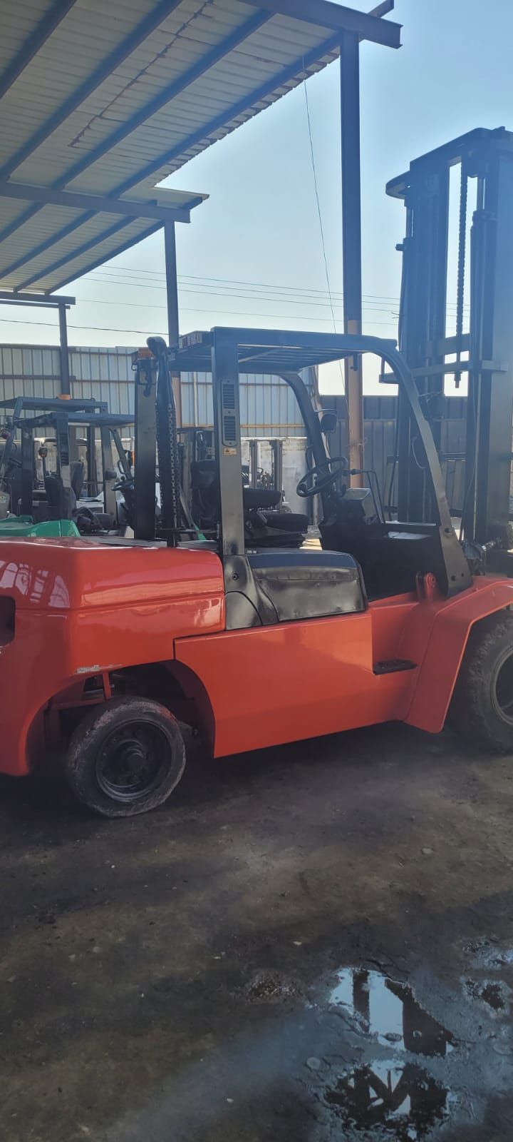 سيزر لفت ومان لفت وكرينات ورافعات شوكية وجي سي بي