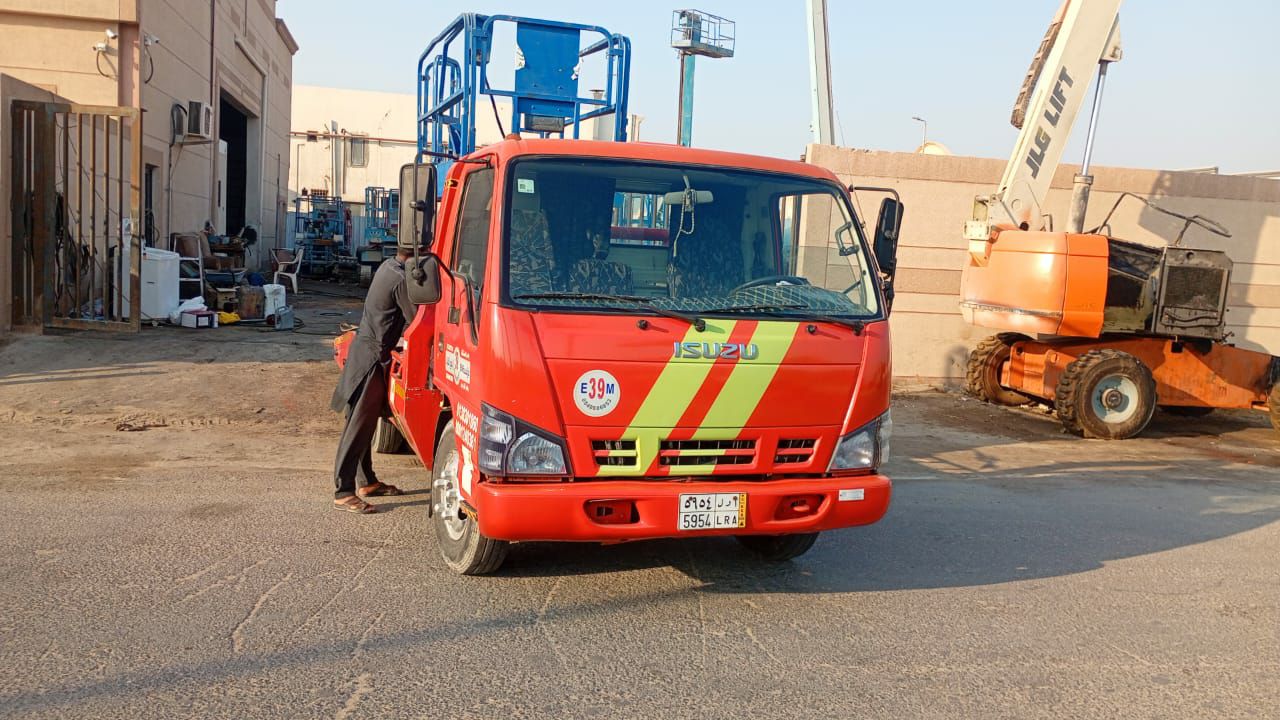 Scissorlifts Manlifts rental in Dammam,Jeddah, Riy