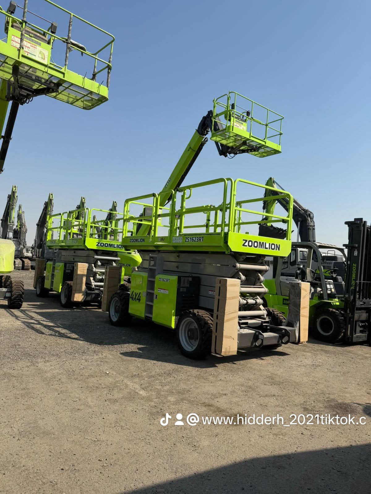 سيزرات لفت ديزل بارتفاعات 18,20,21,23م للإيجار الد