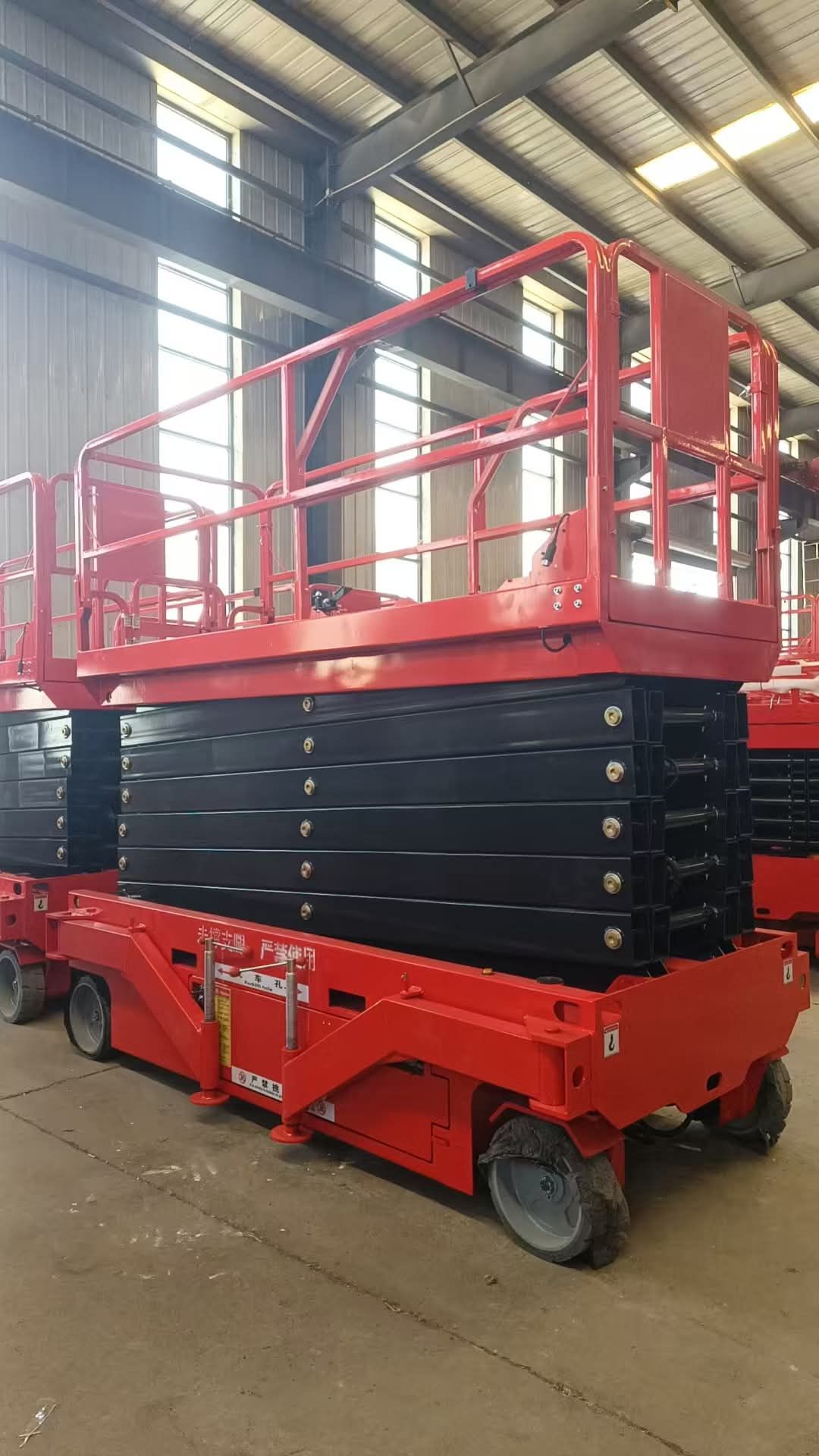 سيزر لفت ومان لفت ورافعات شوكيه وتيليهندلر جي سي ب