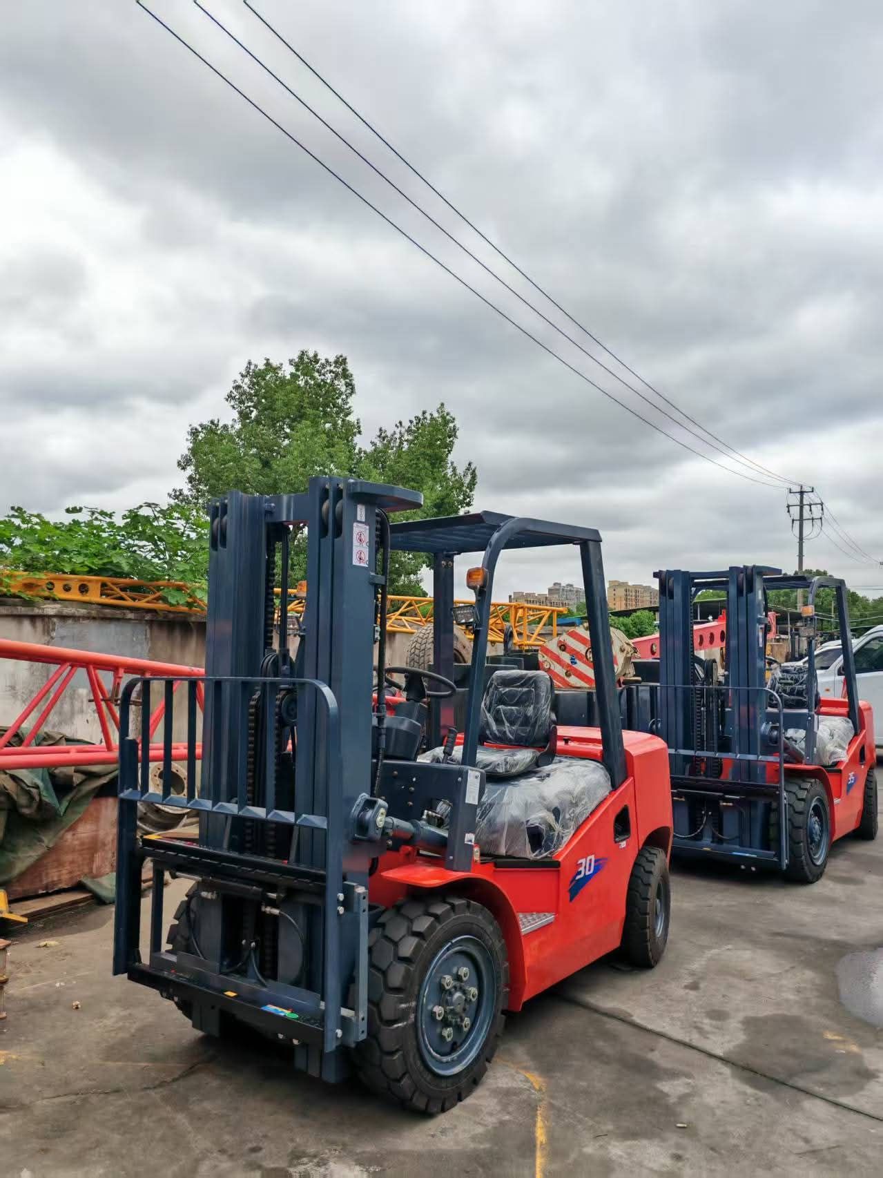 رافعة شوكية كرينات تاورلايت اللايجار يومي وشهري