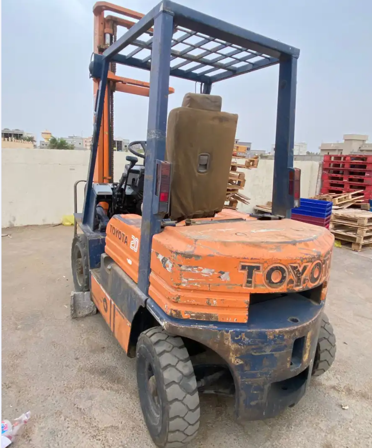 Forklift for rental in Dammam 7ton 5ton 10ton