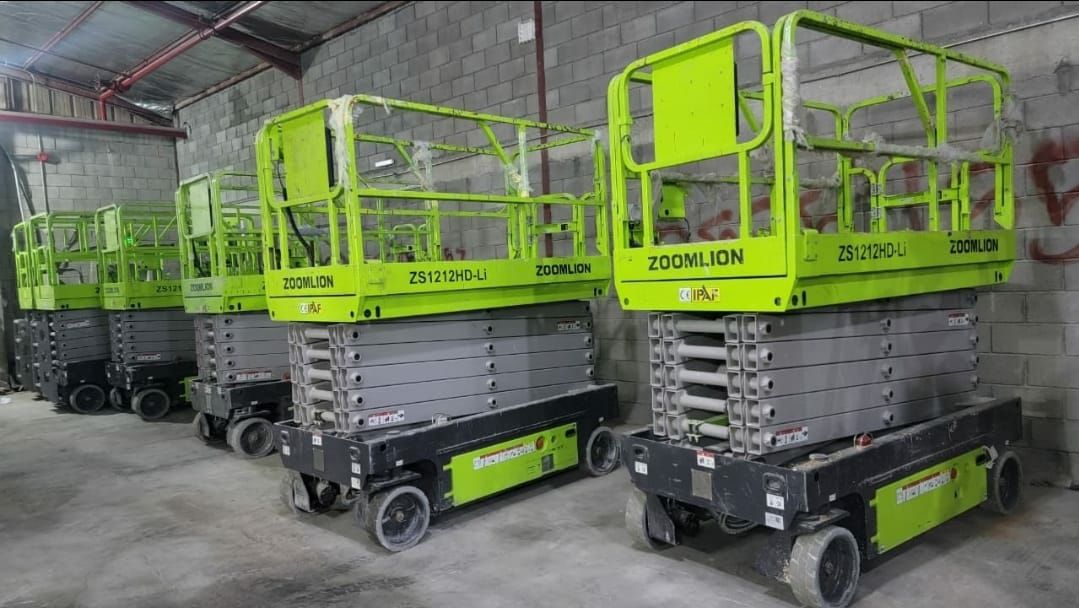 Scissor lift 8meter 10meter for rental in Jeddah
