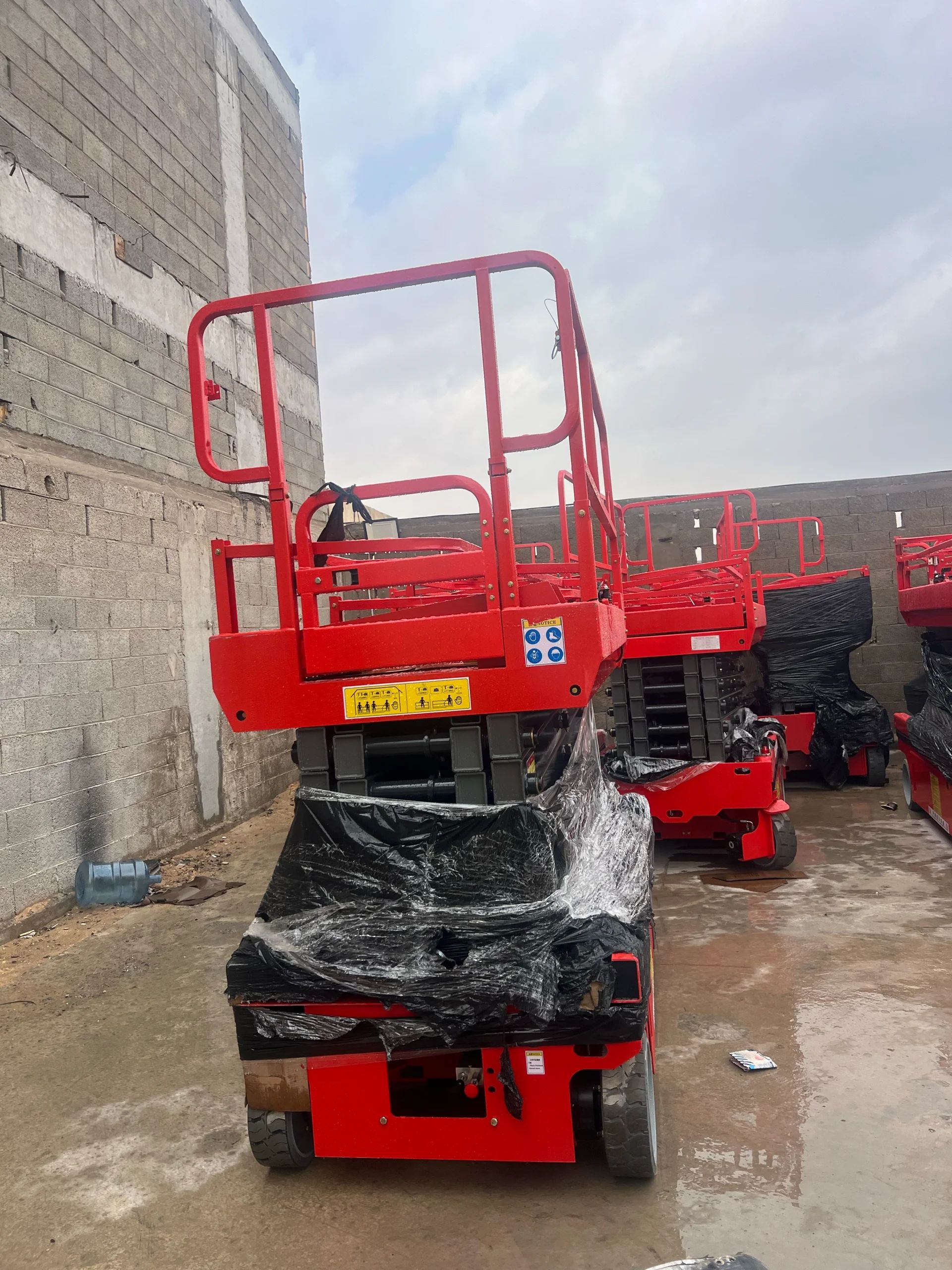 سيزر لفت 8متر للإيجار في الدمام – Scissor lift