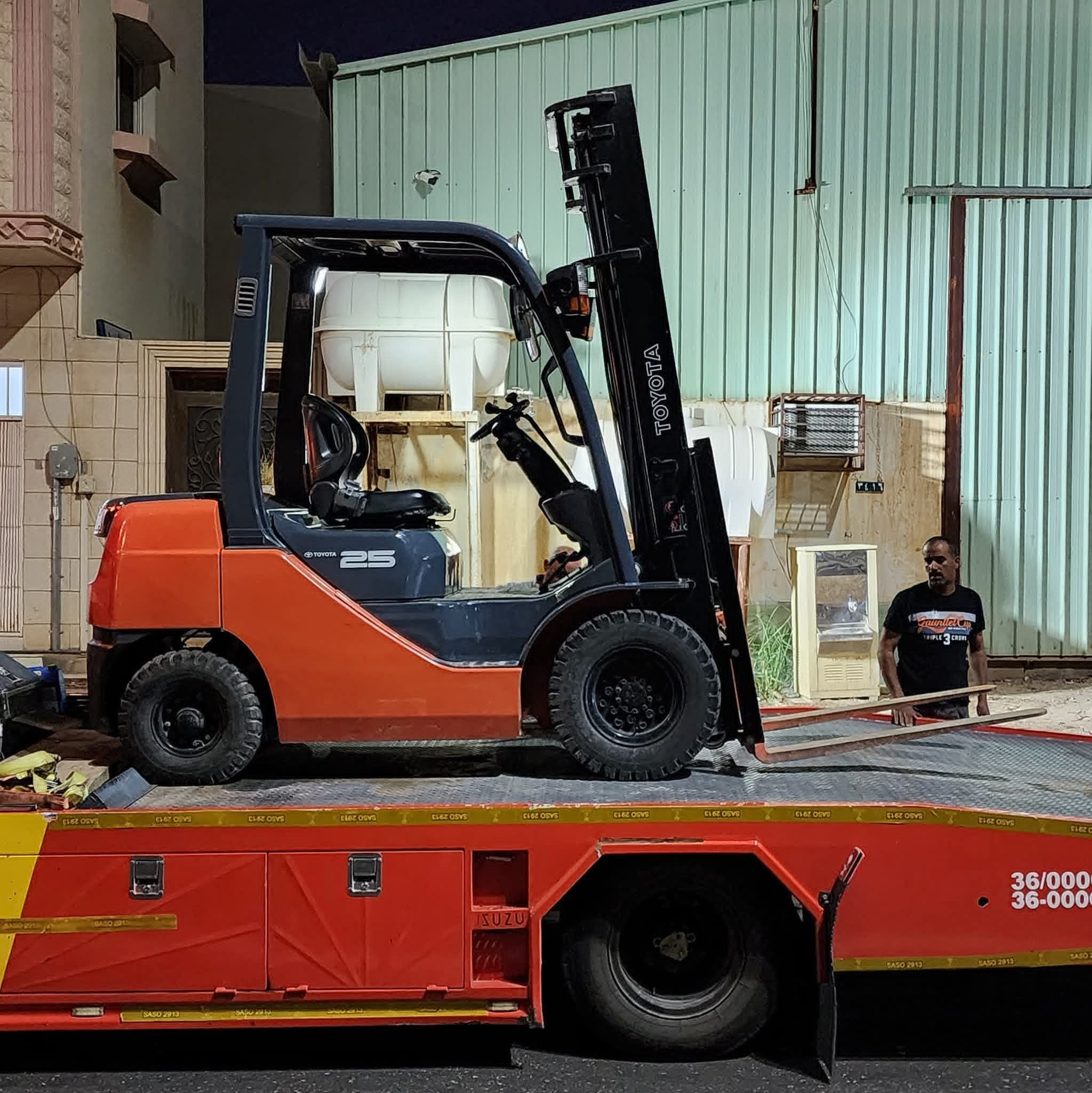 رافعات شوكية سيزر لفت مانلفت كرينات تليهندر للإيجا