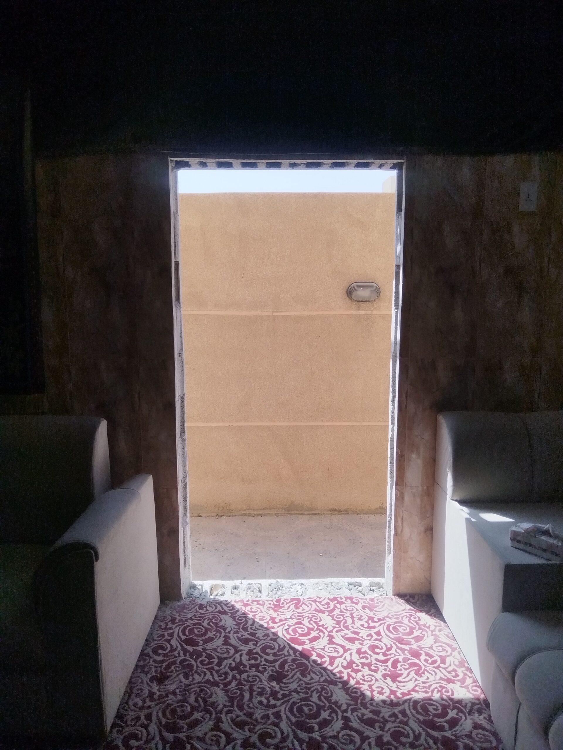 للقص وتكسير الجدارن والبواب