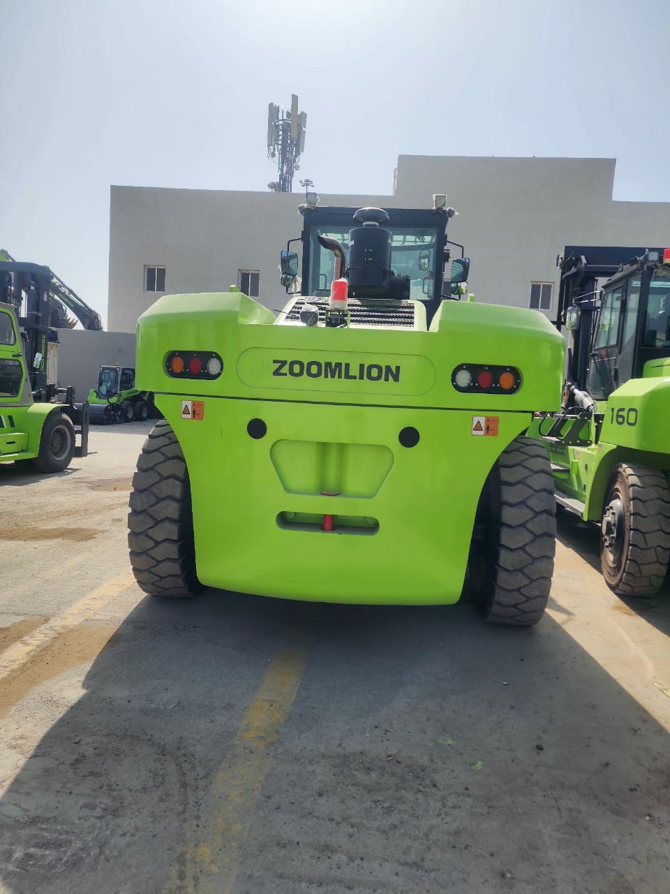 فوركلفت 16طن للإيجار في الدمام – رافعة شوكية 16طن