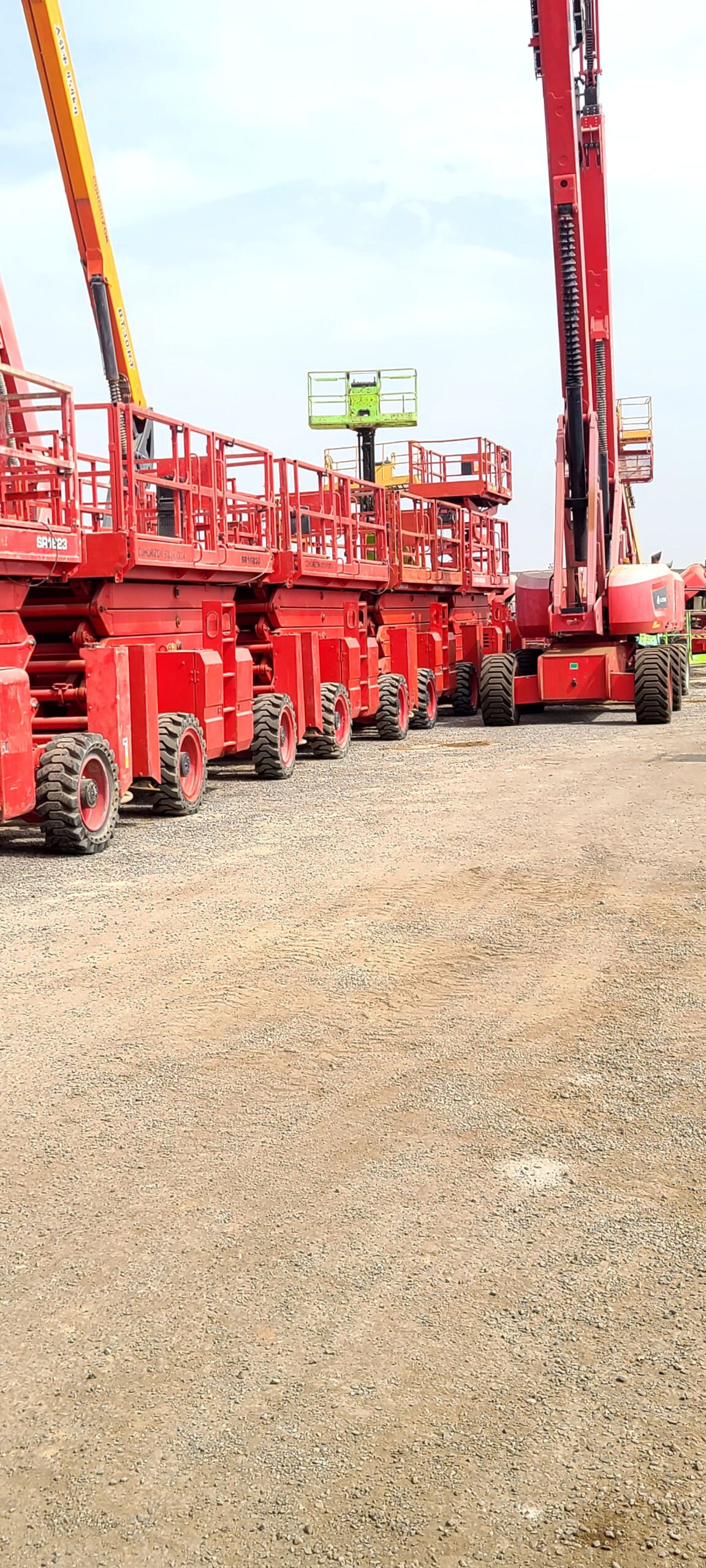 سيزر لفت ومان لفت وكرينات ورافعات شوكية وجي سي بي