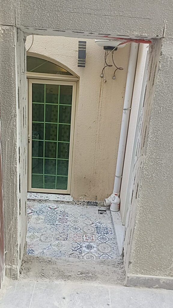 للقص وتكسير الجدارن والبواب