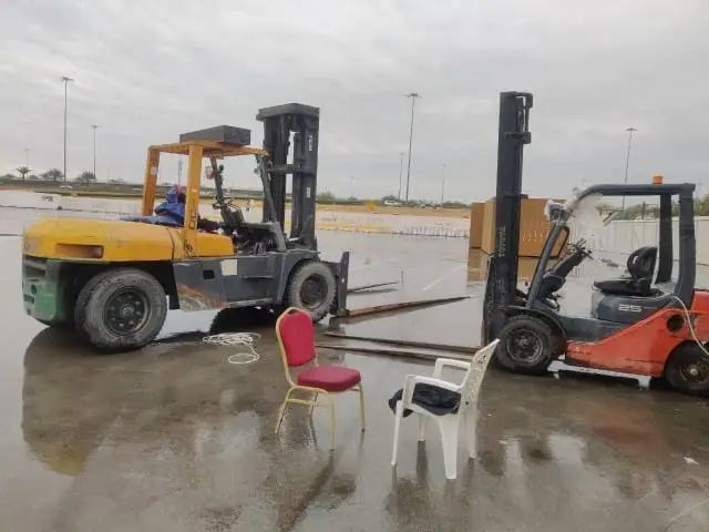 فوركلفت 30طن للأيجار في جدة الرياض الدمام – رافعة