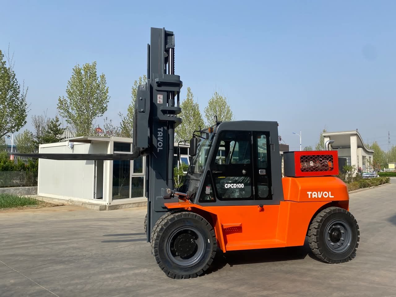 سيزر لفت ومان لفت ورافعات شوكيه وتيليهندلر جي سي ب