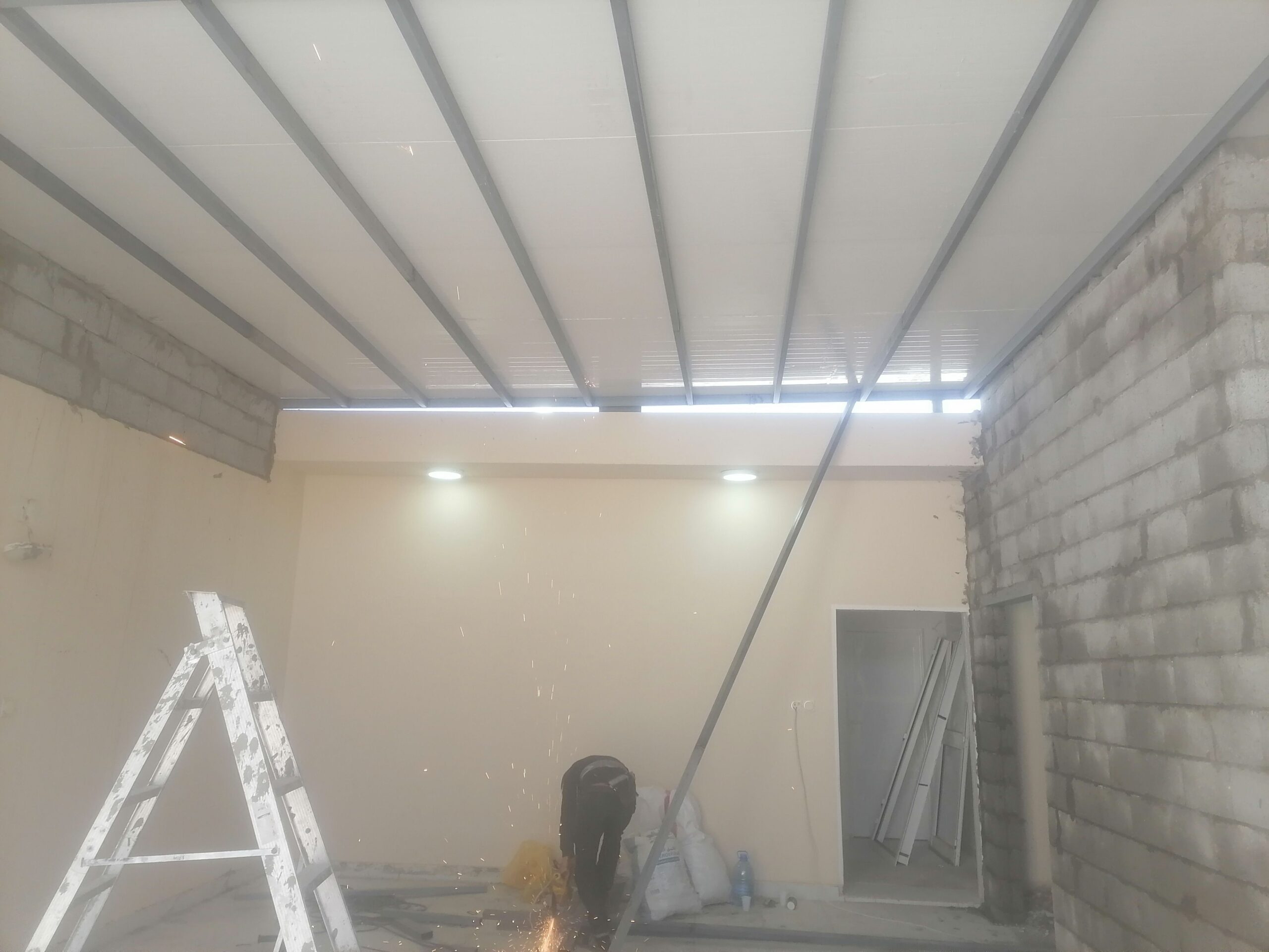 تركيب ساندوش بانل بناء ملاحق