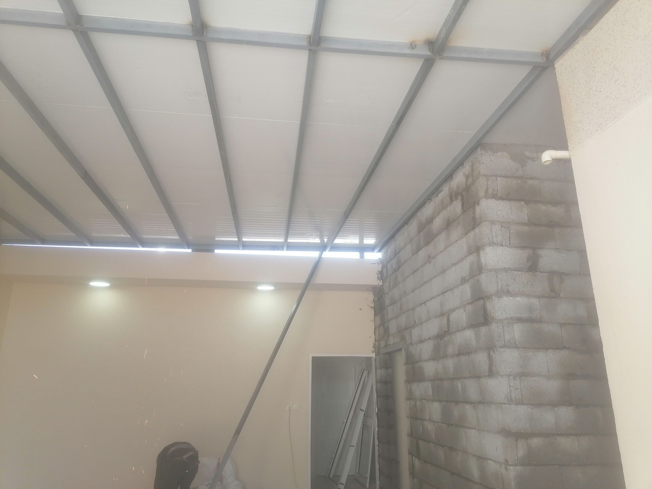 تركيب ساندوش بانل بناء ملاحق