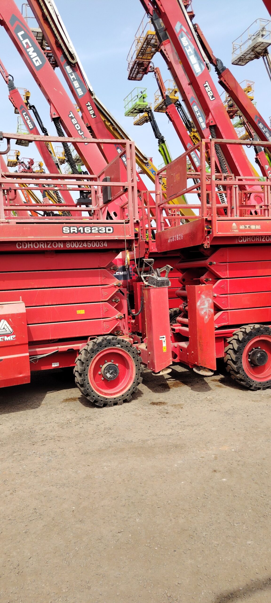 سيزرلفت ومان لفت ورافعات شوكيه وتيليهندلر جي سي بي