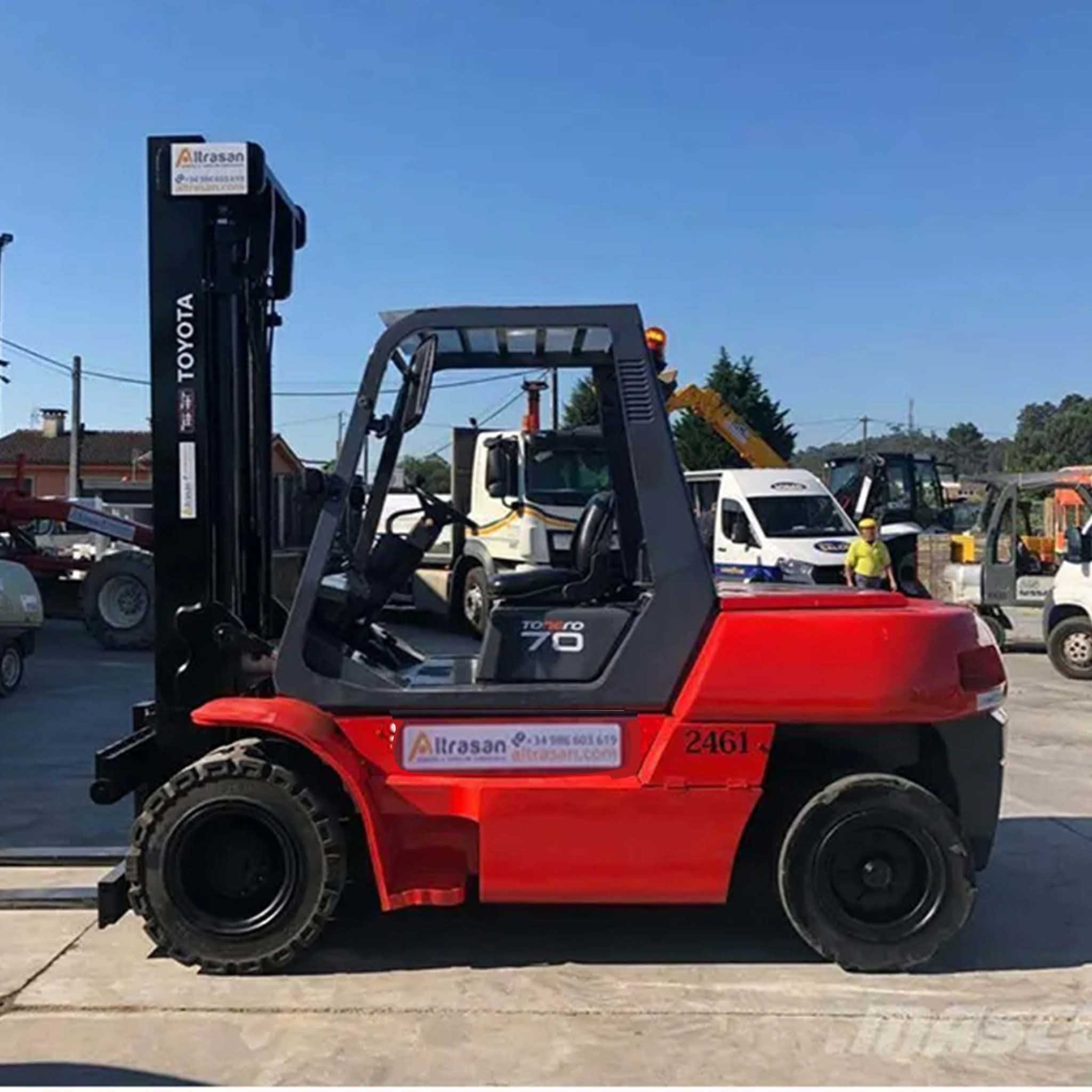 رافعة شوكية سيزرلفت مانلفت فوركلفت للإيجار يومي شه