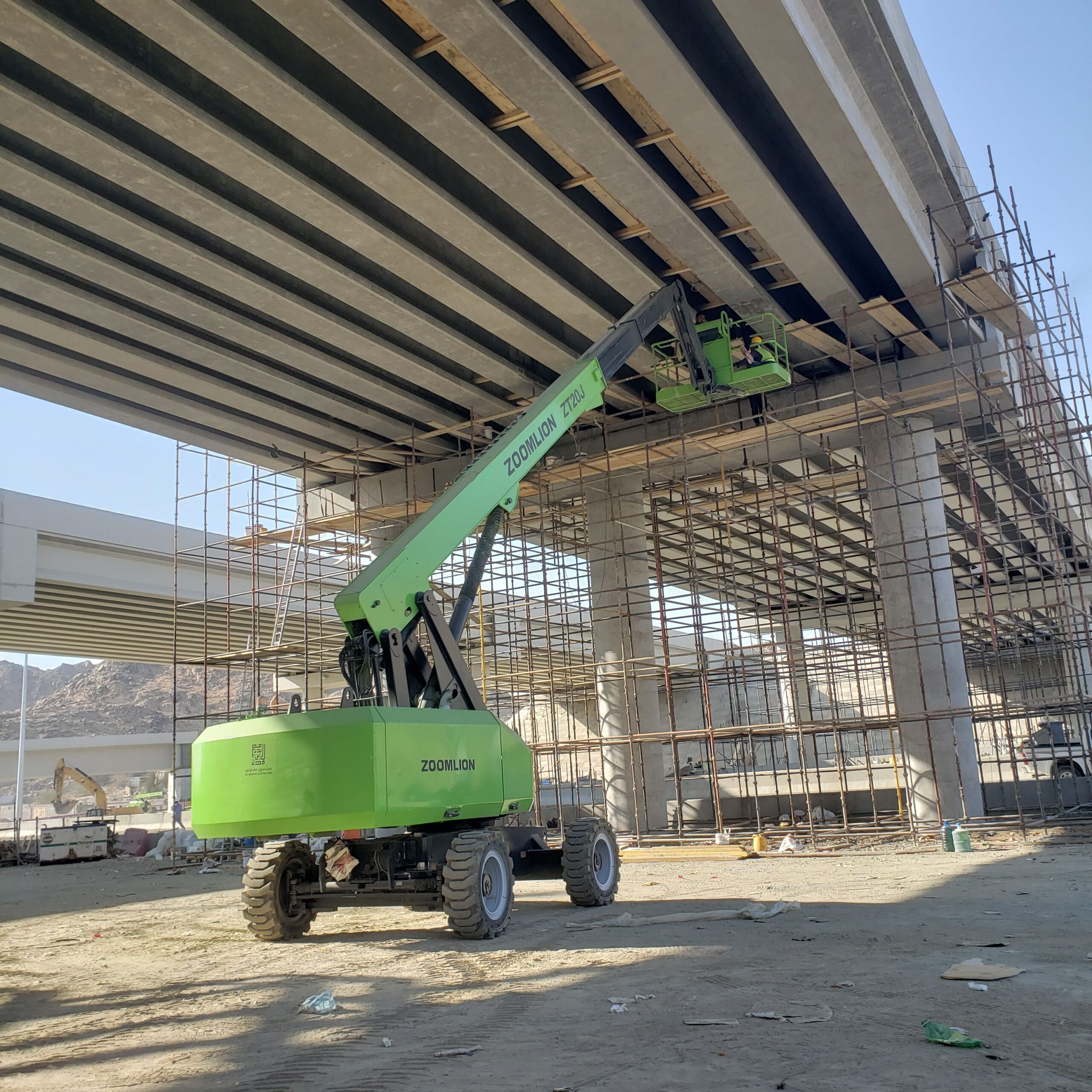 رافعة شوكية سيزرلفت مانلفت فوركلفت للإيجار يومي شه