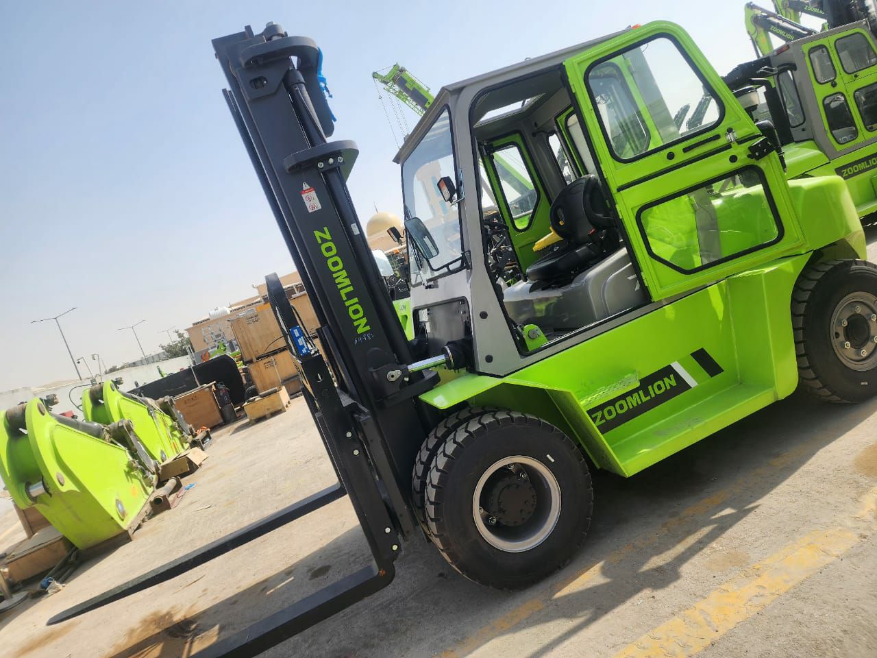 فوركلفت 16طن للإيجار في الدمام – رافعة شوكية 16طن