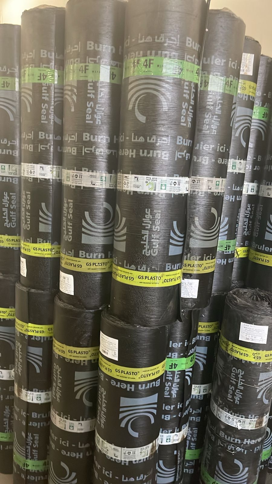 تركيب العوازل جميع العوازل المائيه