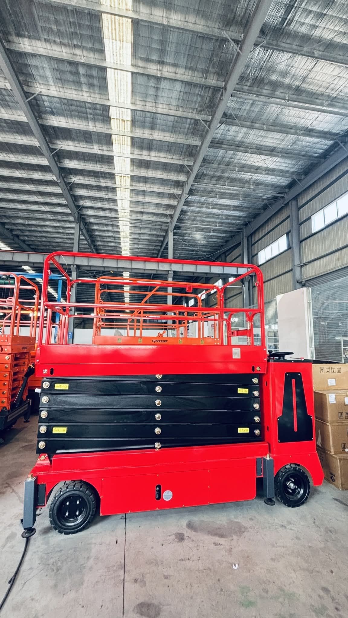 سيزر لفت ومان لفت ورافعات شوكيه وتيليهندلر جي سي ب