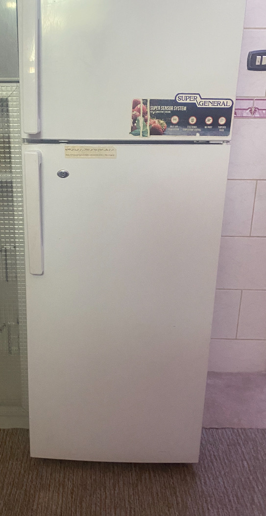 للبيع ثلاجة نظيفه