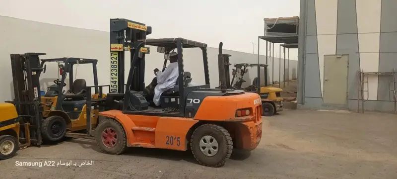 فوركلفت 10طن للأيجار في جدة الرياض الدمام – رافعة