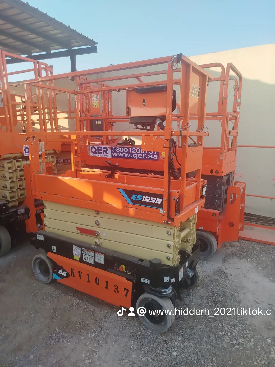 سيزرلفت للإيجار كل المقاسات 6,8,10,12,14,16كهرباء