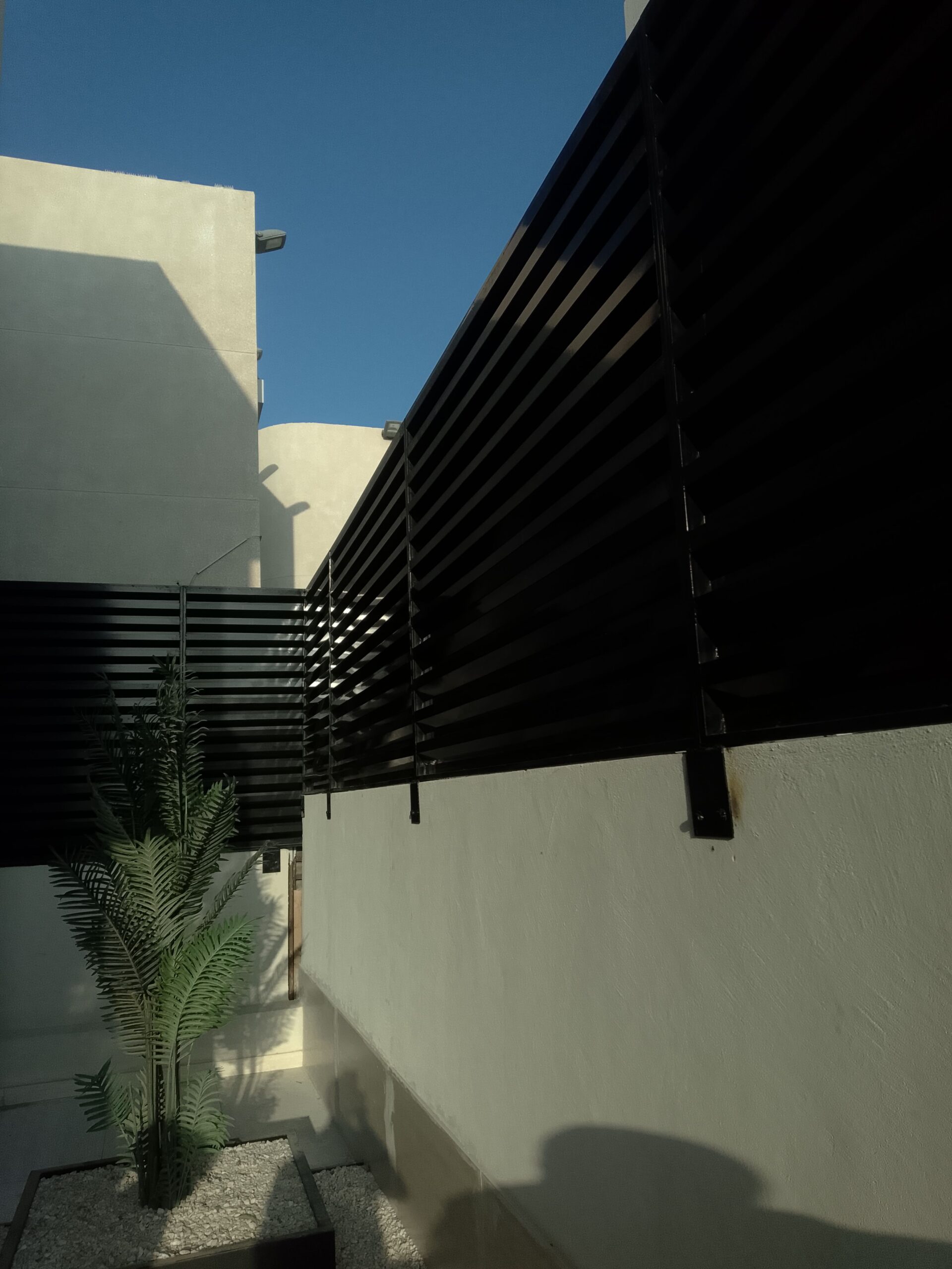 مظلات سواتر هناجر ساندويش بنل وبرجول جده ومكه