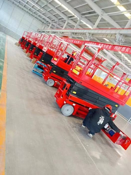 سيزر لفت ١٢ متر Sicoors lifts 12m for rent